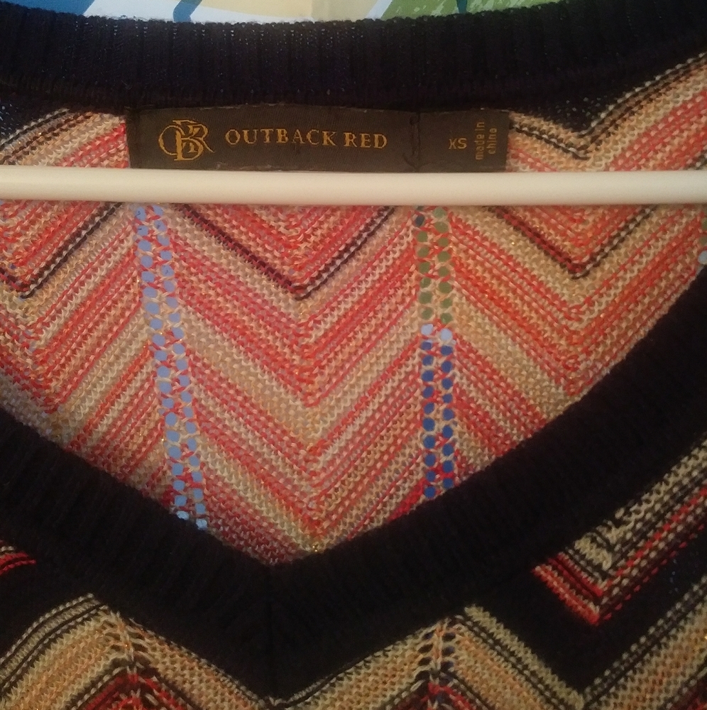 Outback red top - Picture 5 of 6